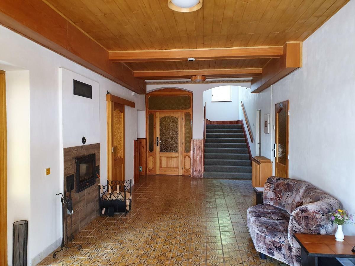 RS BERNOV Zátiší Hotel Nejdek Exterior foto