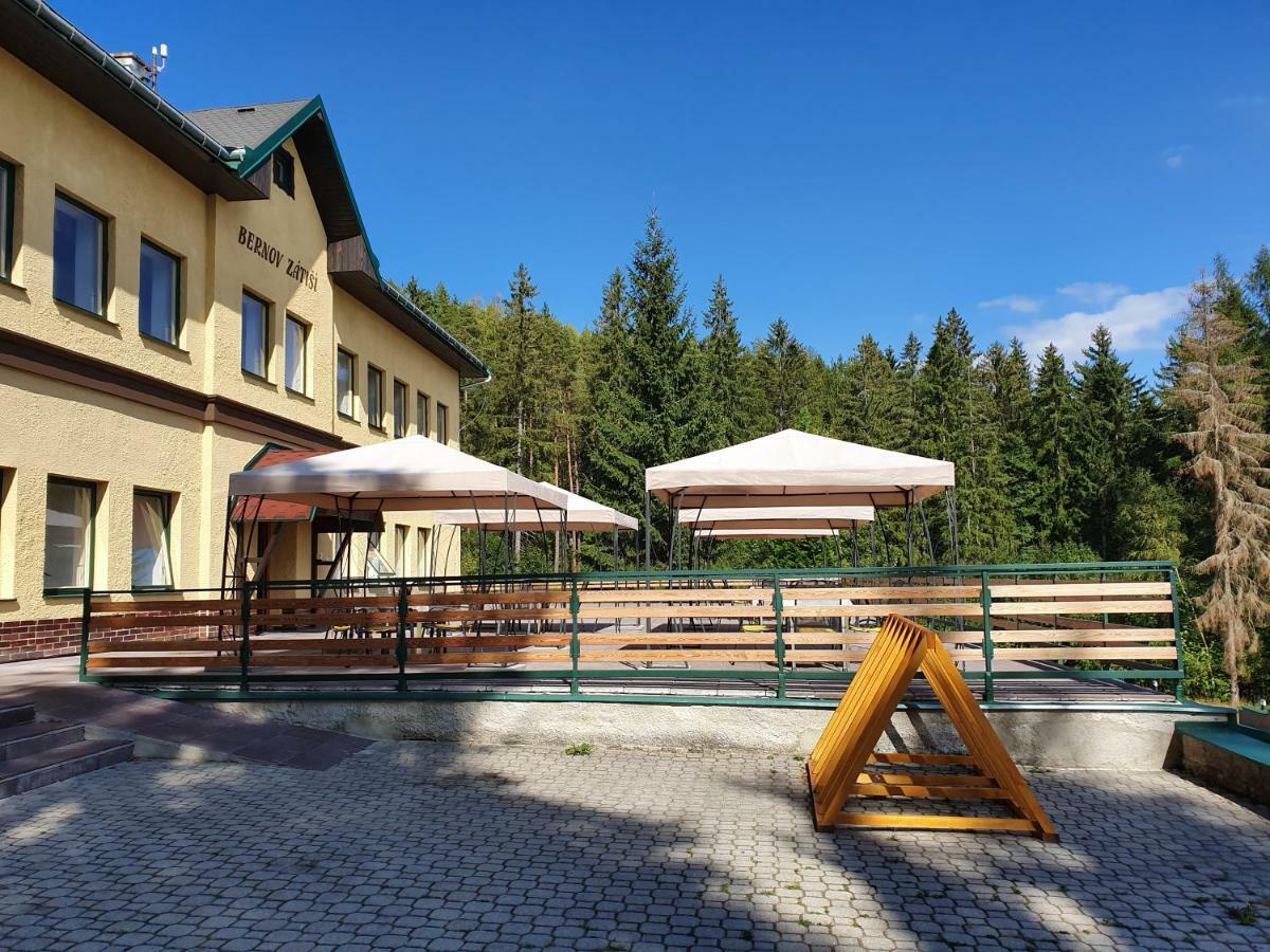 RS BERNOV Zátiší Hotel Nejdek Exterior foto