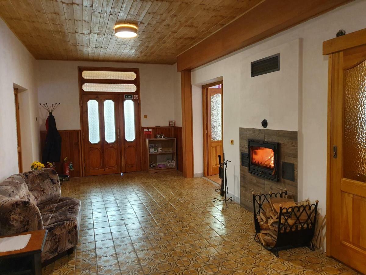 RS BERNOV Zátiší Hotel Nejdek Exterior foto