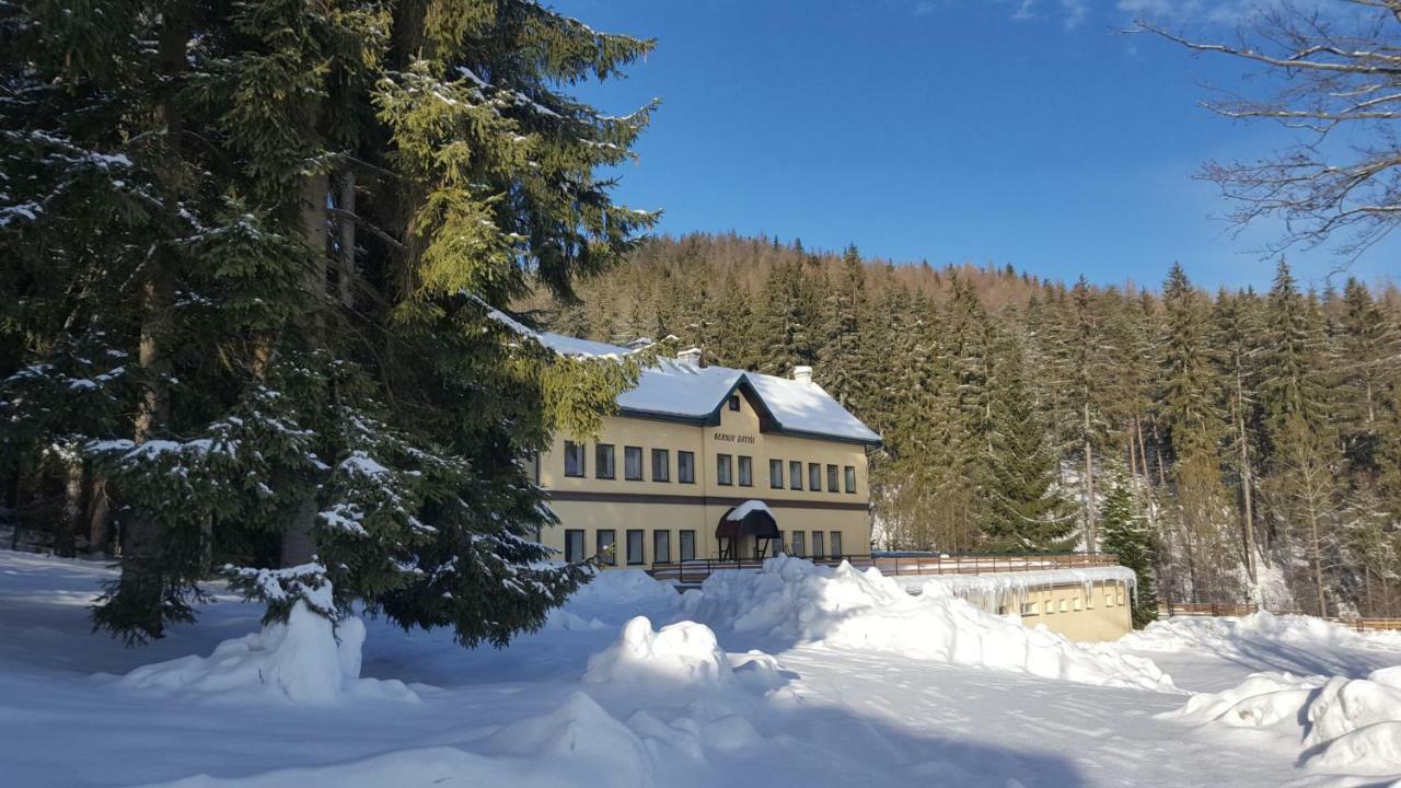 RS BERNOV Zátiší Hotel Nejdek Exterior foto
